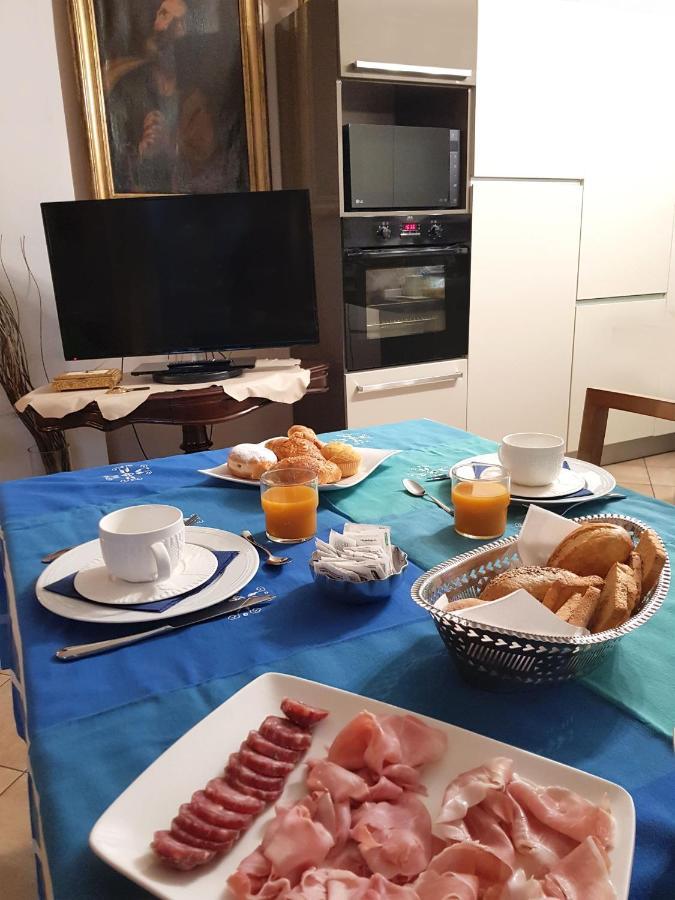La Stanza Dei Sogni Hotel Saluzzo Luaran gambar